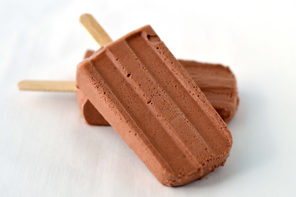 Creamy chocolate popsicles