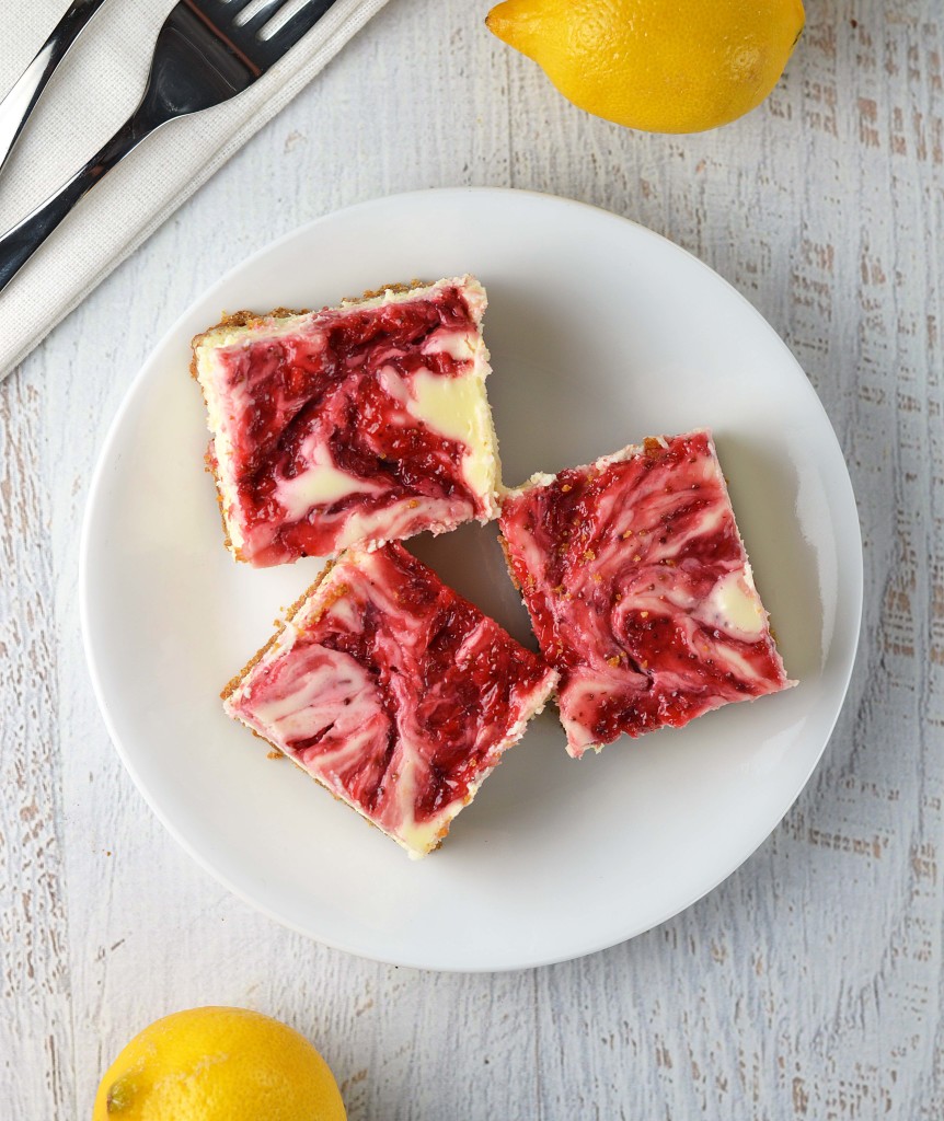 strawberry lemonade cheesecake bars