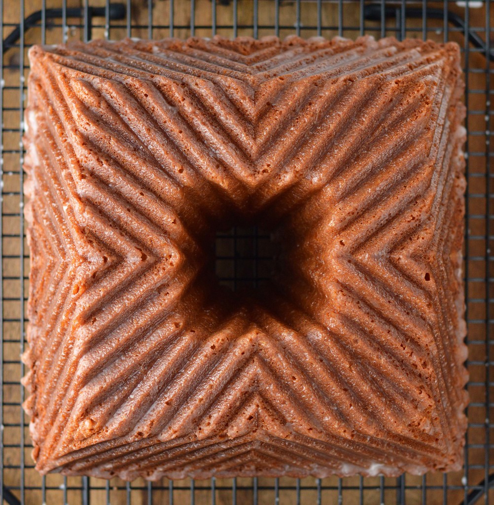 Lemon square bundt