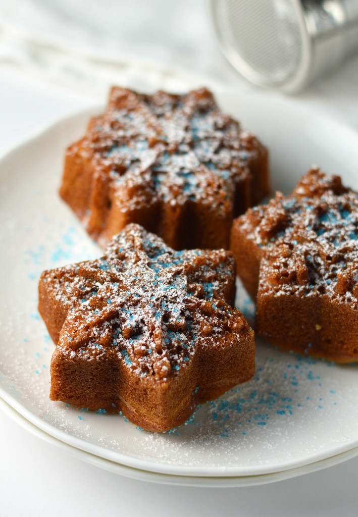 Snowflake Cake and Mini Cake Pans - Baking Bites