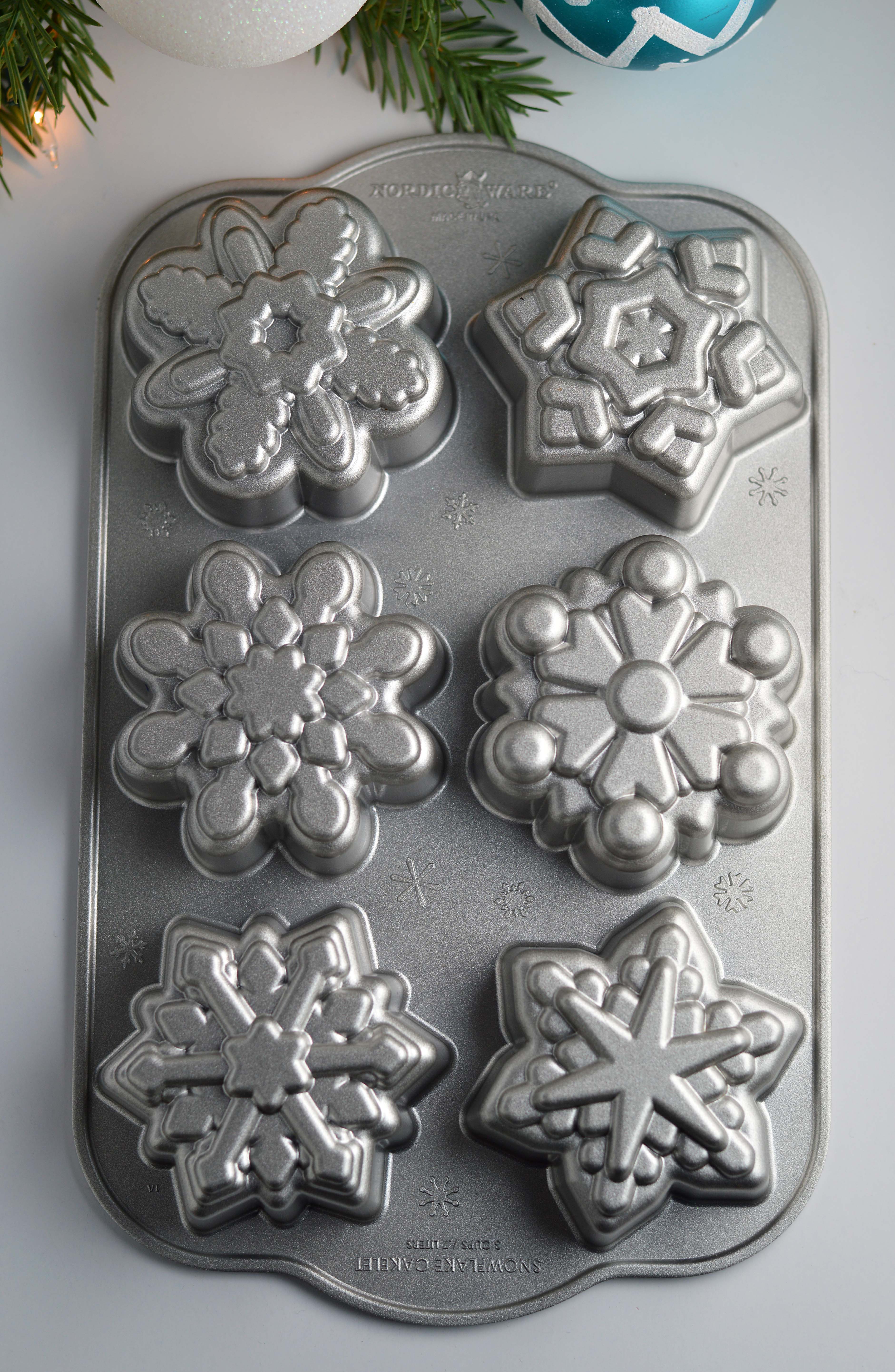 Nordic Ware Cakelet Pan, Frozen Snowflake