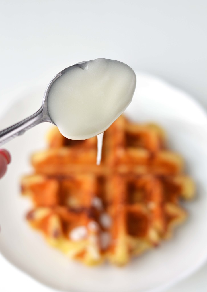 cinnamon roll waffles