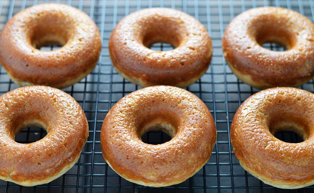 Baked apple cider donuts