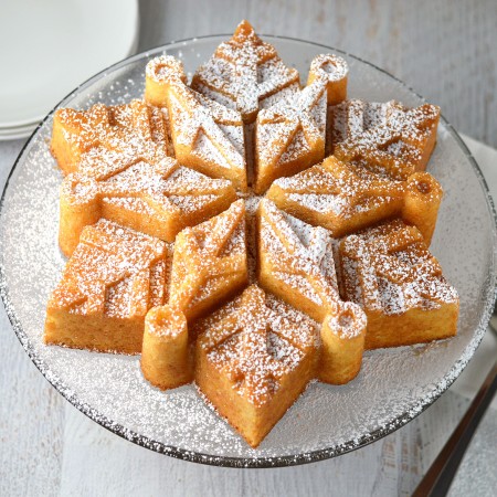 Almond snowflake cake