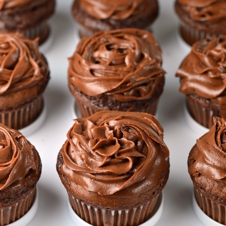 chocolate mascarpone truffle cupcakes