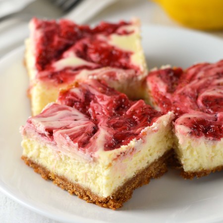 strawberry lemonade cheesecake bars