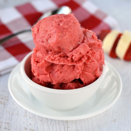 Strawberry cheesecake frozen yogurt