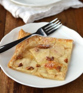 Apple and cheese tart